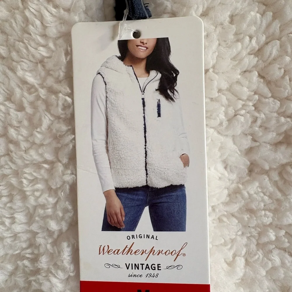 Weatherproof Vintage White Vest with Dark Trim - Picture 2 of 6